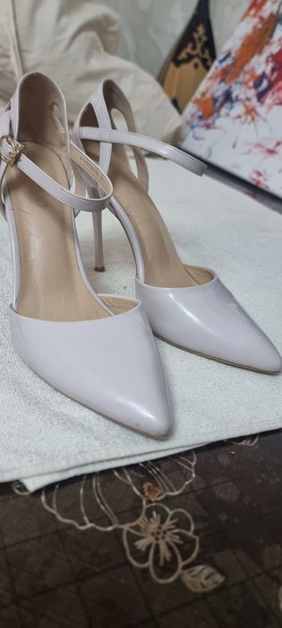 Продам туфли лакированные