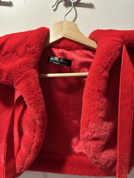 Официално ново червено болеро за момиче на Petite Fleur