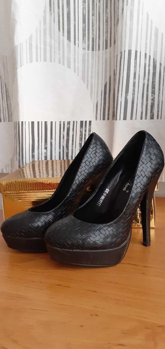 Официални обувки НОВИ 35 номер