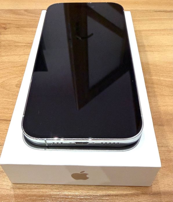 Apple IPhone 14 Pro 64GB + Подарък КАТО НОВ