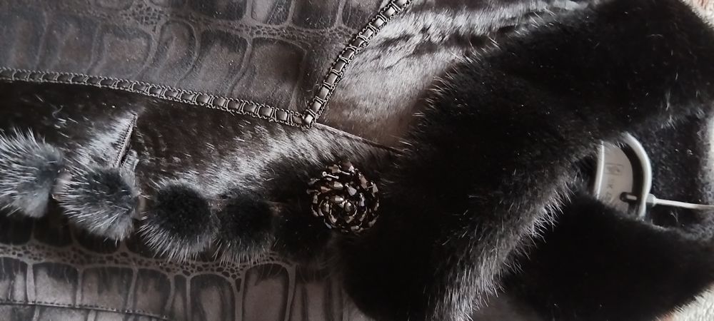 Продам натуральную дублёнку.