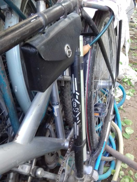 Продаётся велосипед урал российский черный на ходу весь заводской.