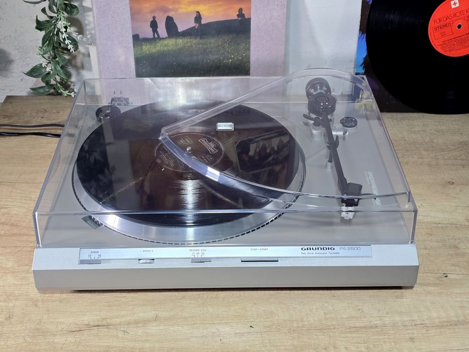 Pick-up GRUNDIG PS-2500, full automatic, stroboscop, pitch  control,