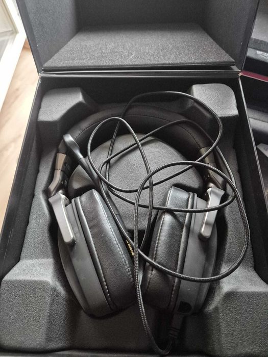 Casti ROG Delta RGB Quad-DAC