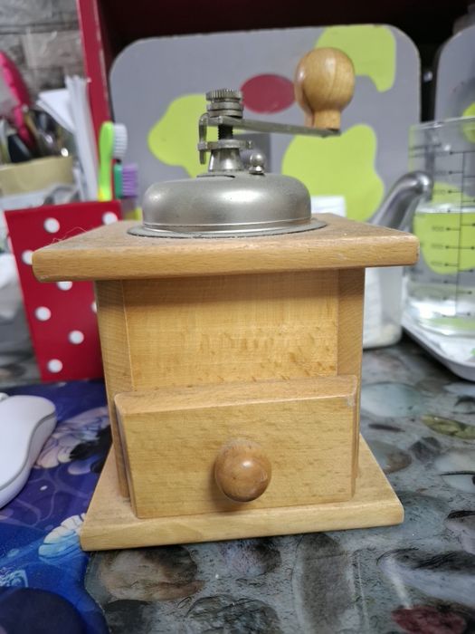 Ръчна ретро мелничка