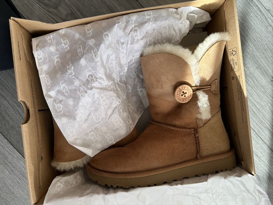 UGG ботуши оригинални размер 37