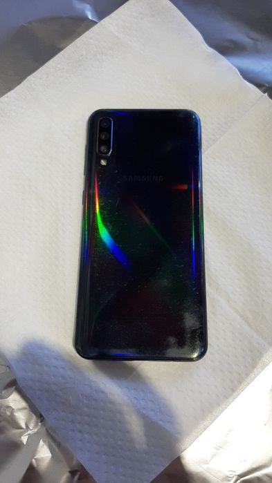 Samsung A50 Karobkasi bor