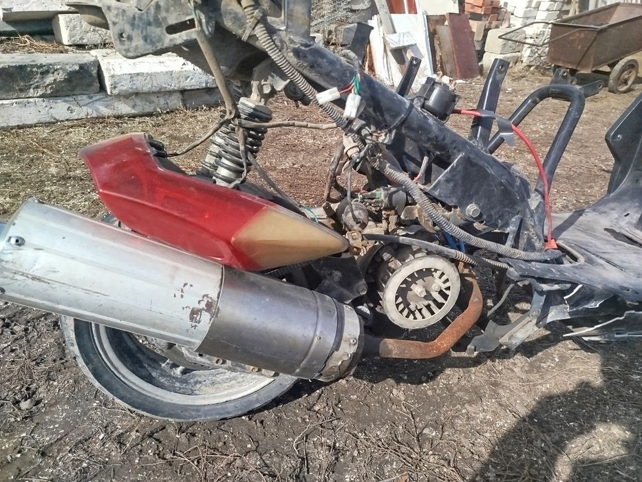 Продам скутер Лифан