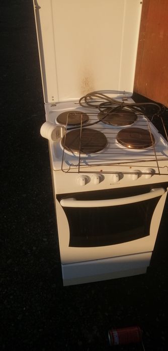Продам плиту электрическую