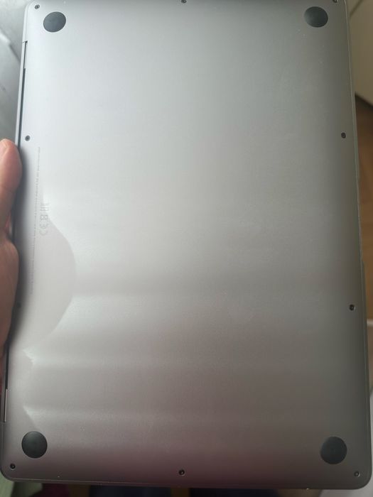 MacBook Air 13” 2020 i3 | 8GB RAM | 256GB SSD | Много добро състояние