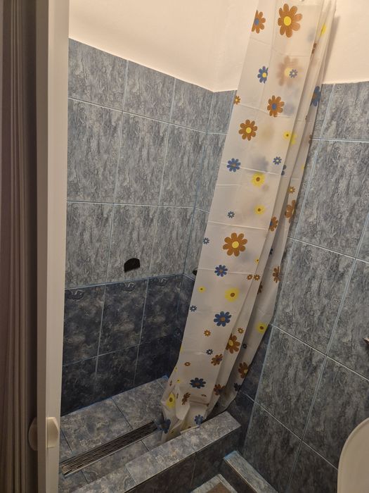 Dau în chirie garsoniera