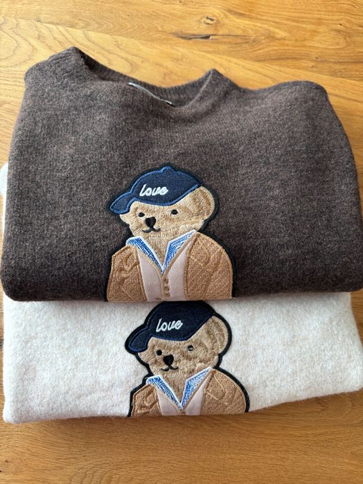 Страхотен пуловер с вълна с мече