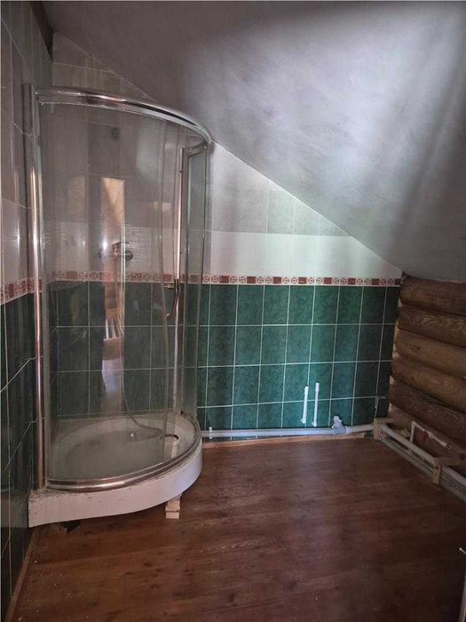 Продам дом из сруба на 2 хозяина, 2 этажа.