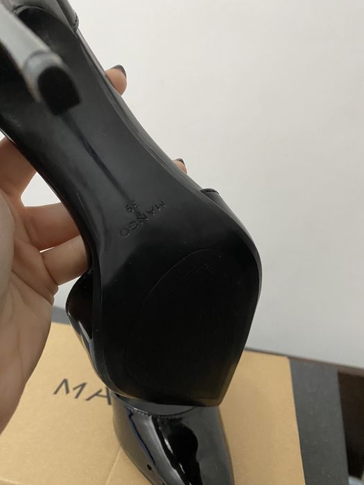 Pantofi Mango negri de lac