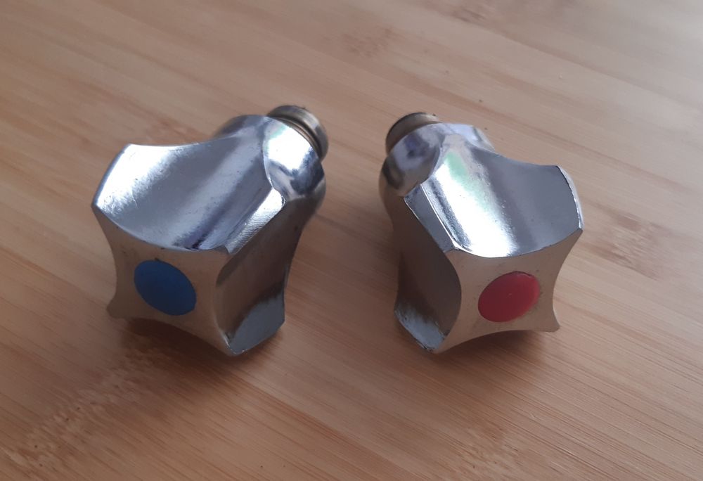 Глава за смесителна батерия 1/2" с пластмасова / метална ръкохватка