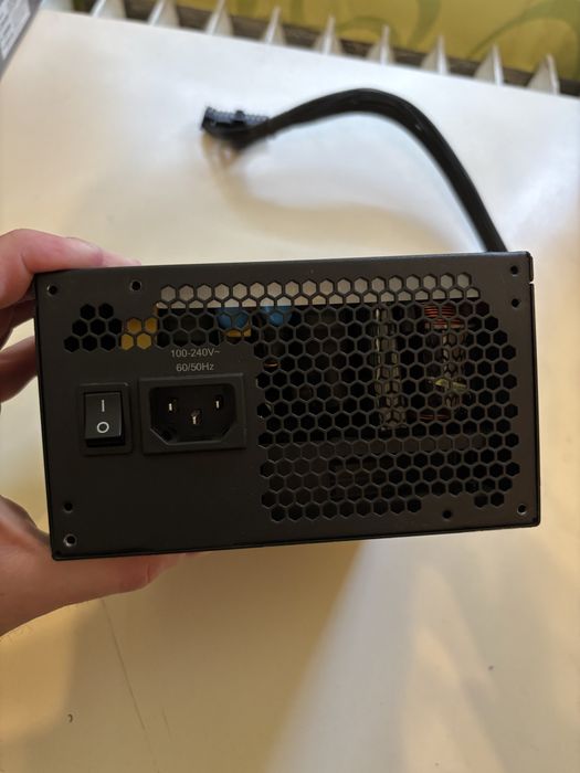 Захранване EVGA 750 GQ Gold я(полумодулно)