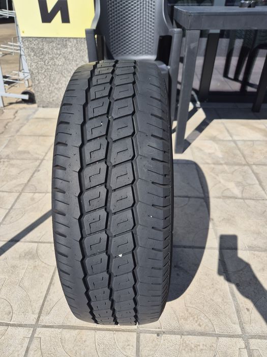 1бр.лятна бусова гума 215/65/16 C