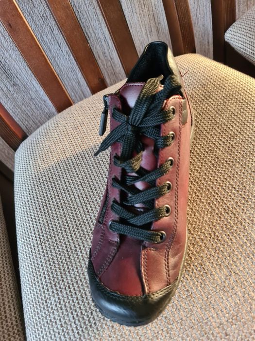 Продам женские прлуботинки