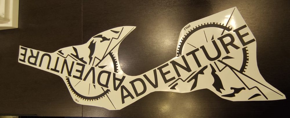Set stickere laterale aripa spate Duster Adventure