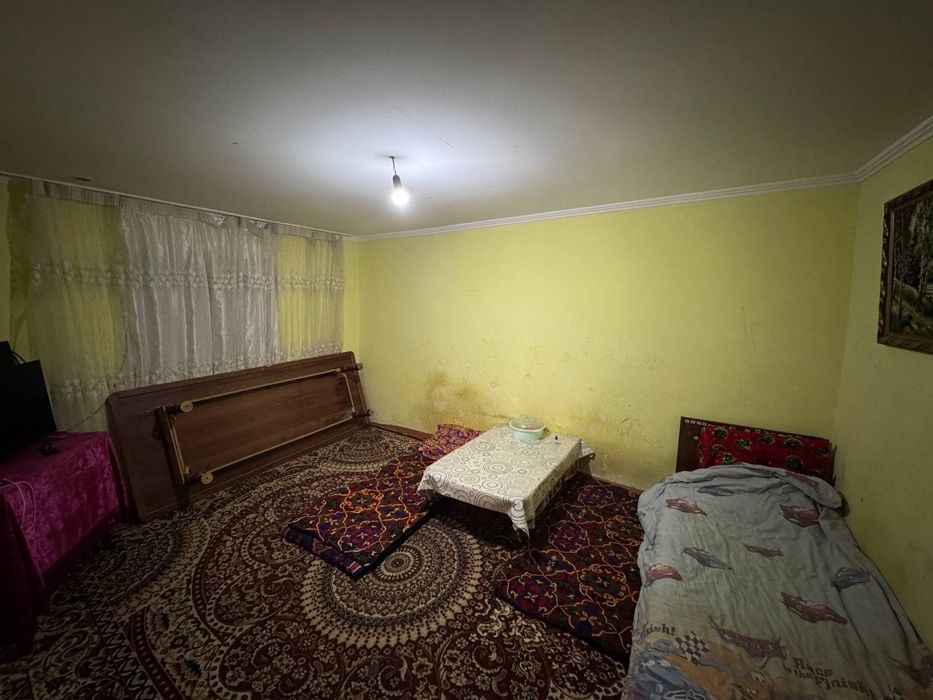 2 sotix uy sotiladi.