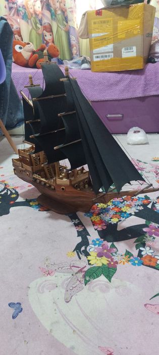 Продам сувенирный корабль ручной работы