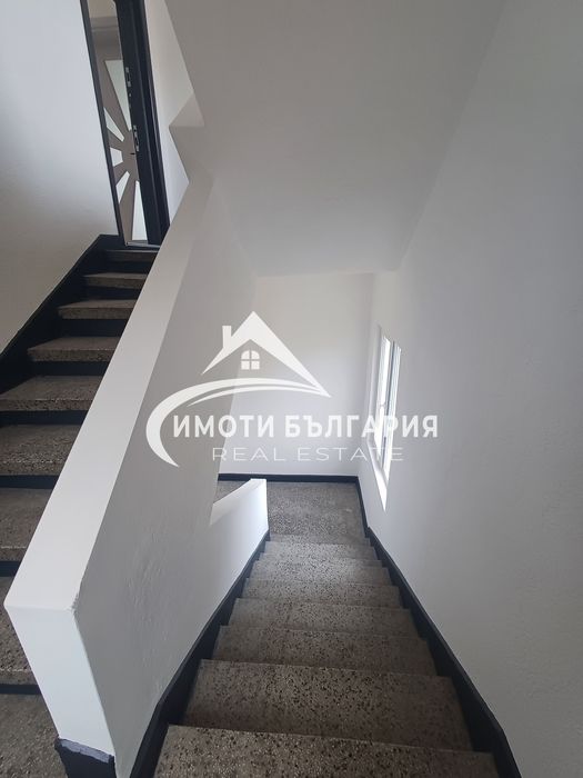 Етаж от къща в Сопот с гараж и двор - САМОСТОЯТЕЛЕН