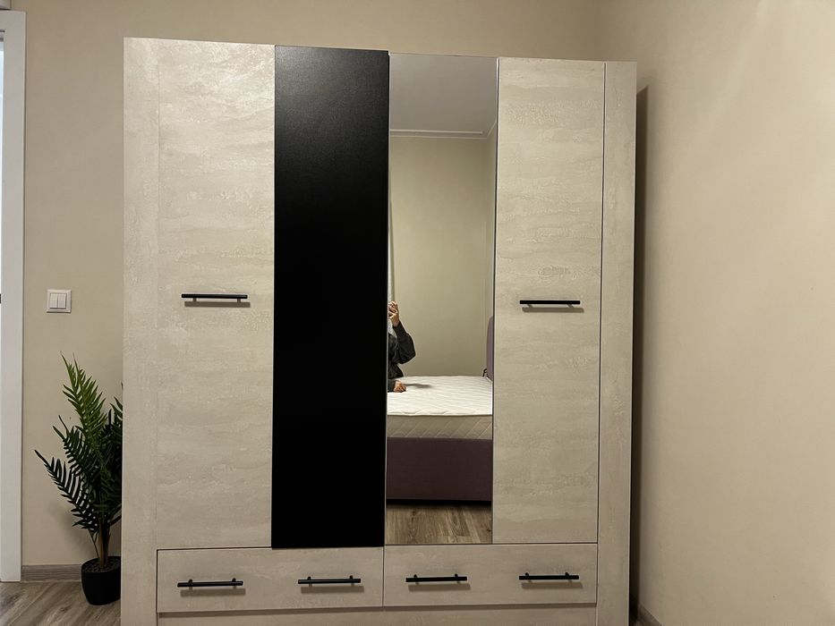 Гардероб за спалня