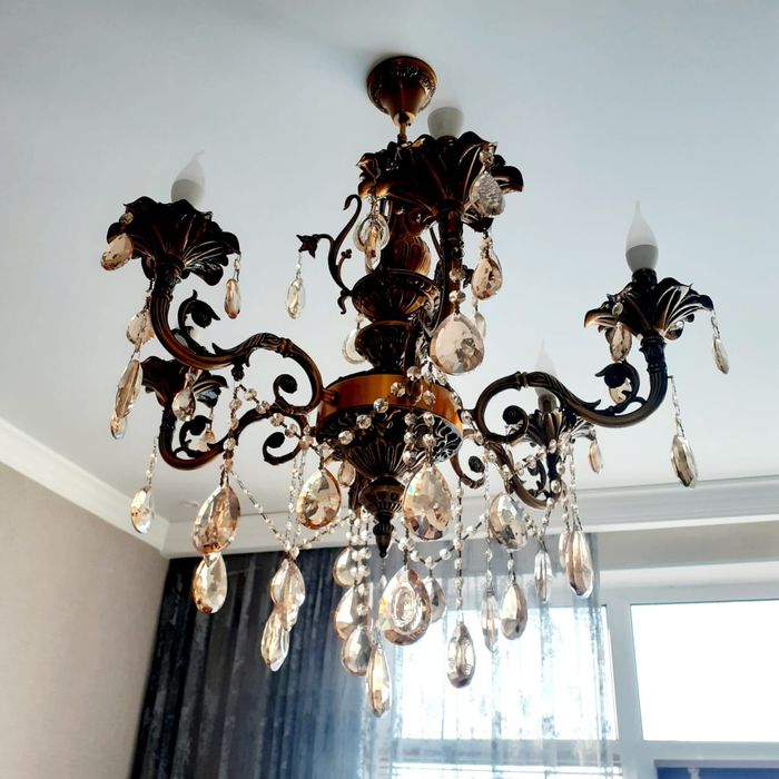 Продам люстры ,цена за всё