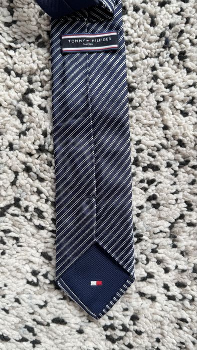 Нова копринена вратовръзка Tommy Hilfiger