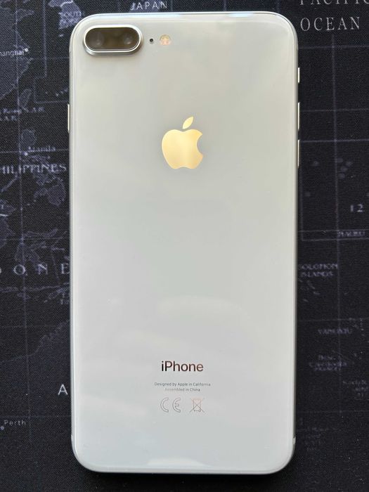 Айфон Iphone 8 plus ***неразличим от нов*** ++ протектори и кейсове ++