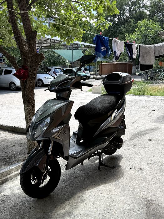 Benzin skuter moped
