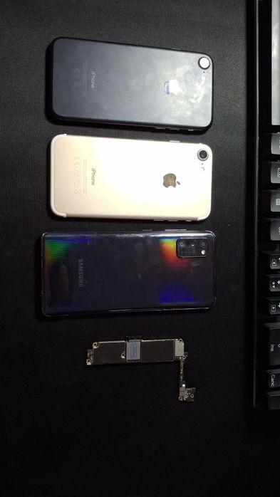 Vând telefoane pentru piese