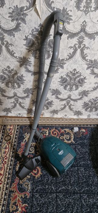 Пылесос продам срочно