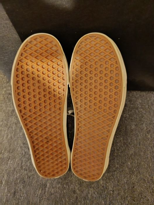 Adidași bărbați NR 45 ( nu trimit prin curier sau poștă )