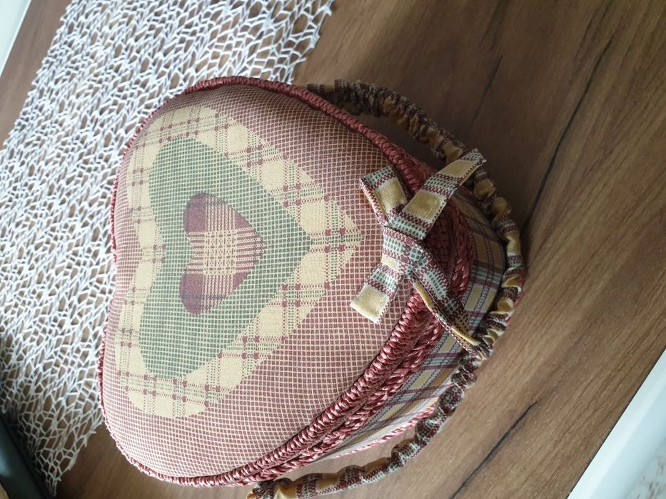 Органайзер за конци и игли