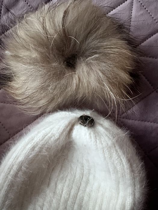 Зимна шапка с естествен пух