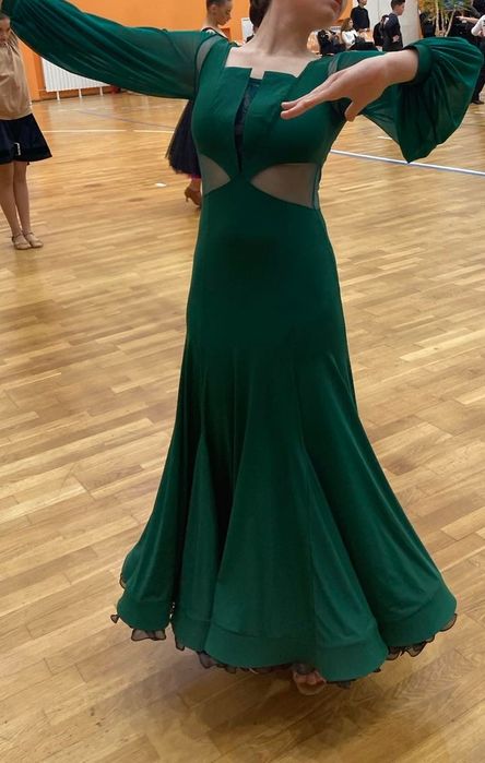 Рокли за спортни танци