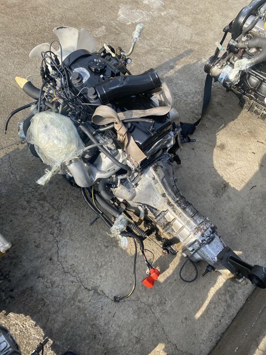 Двигатель  MITSUBISHI 4G63