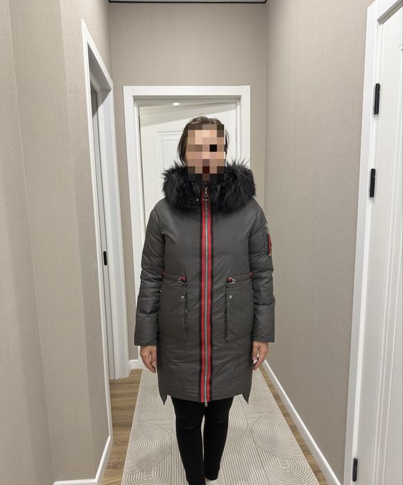 Пуховик зимний с капюшоном