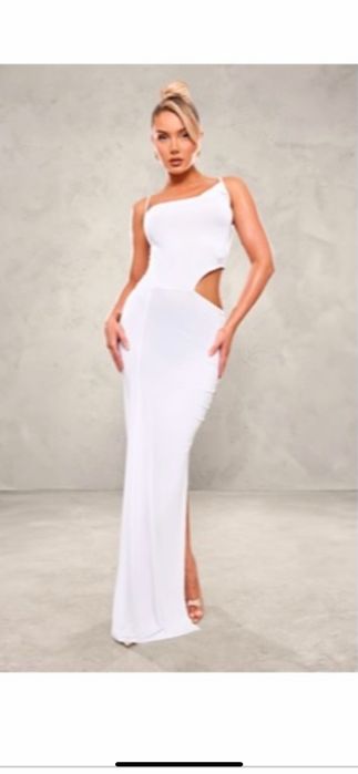 Pretty Little Thing рокли