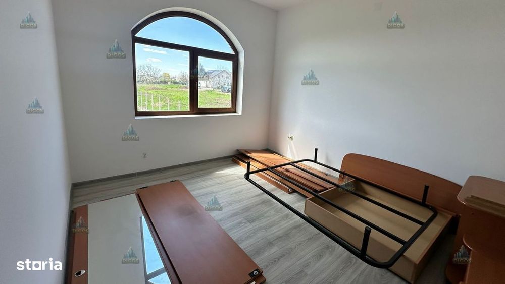 Vilă de vânzare 1500 mp teren