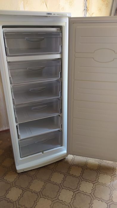 Морозильник Atlant M-7184.         240 л.