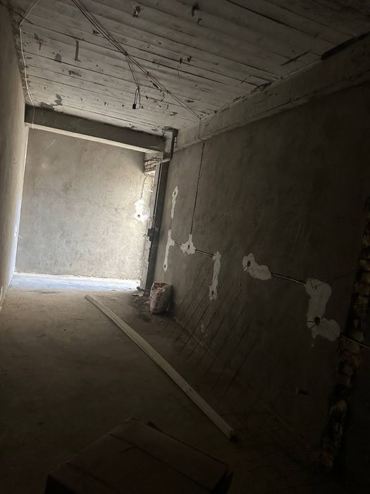 2 xonali kvartira sotiladi