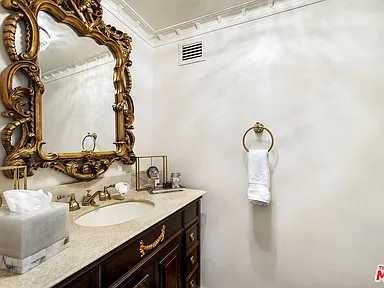 Дава се под наем Тристаен апартамент в София, Манастирски ливади - 98 кв.м за 400 € - Снимка #6