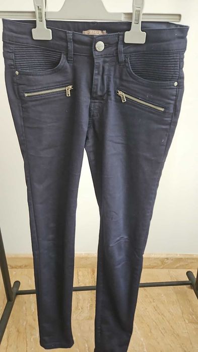pantaloni skinny cu croială modernă
