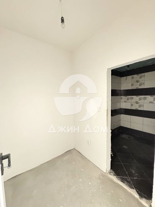 Тристаен апартамент БЕЗ ТАКСА в жилищна сграда, гр. Созопол