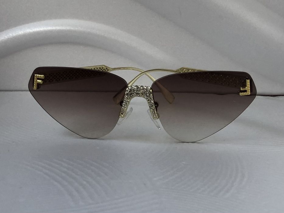 Атрактивни дамски слънчеви очила /колекция 2025/