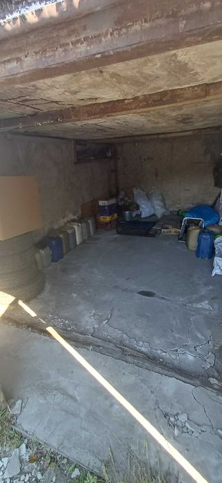 Продам гараж . 800000