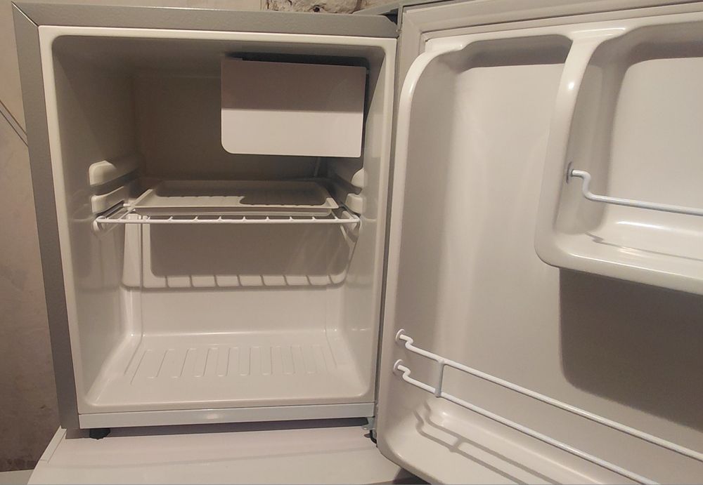 Продам холодильник офисный