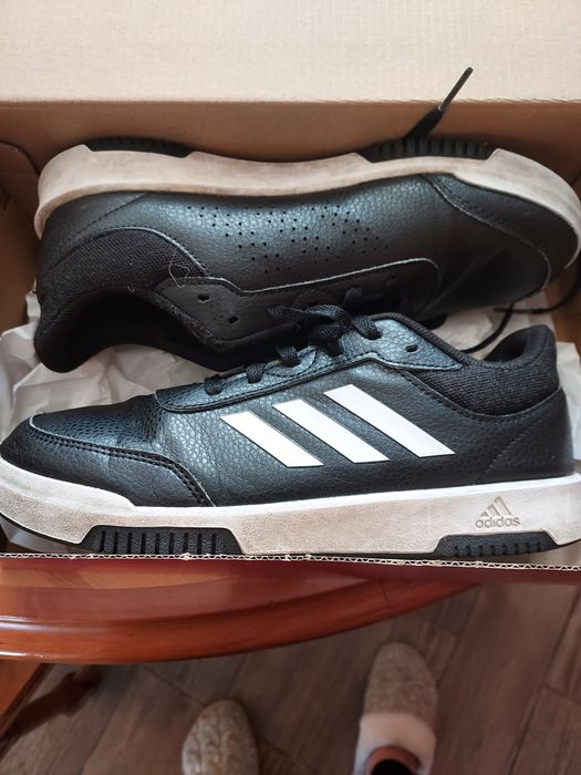 Спортни обувки Адидас 38.5
